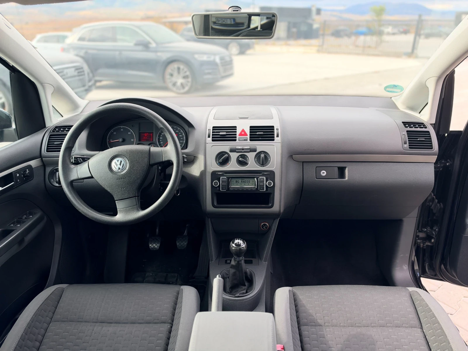 VW Touran 1.9TDI Собствен лизинг!!!, снимка 14 - Автомобили и джипове - 56732438