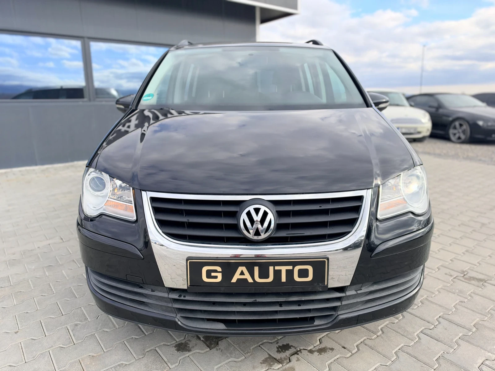 VW Touran 1.9TDI Собствен лизинг!!!, снимка 8 - Автомобили и джипове - 56732438