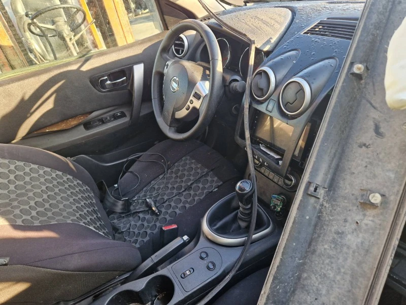 Nissan Qashqai 1.5 dci , снимка 6 - Автомобили и джипове - 38986522