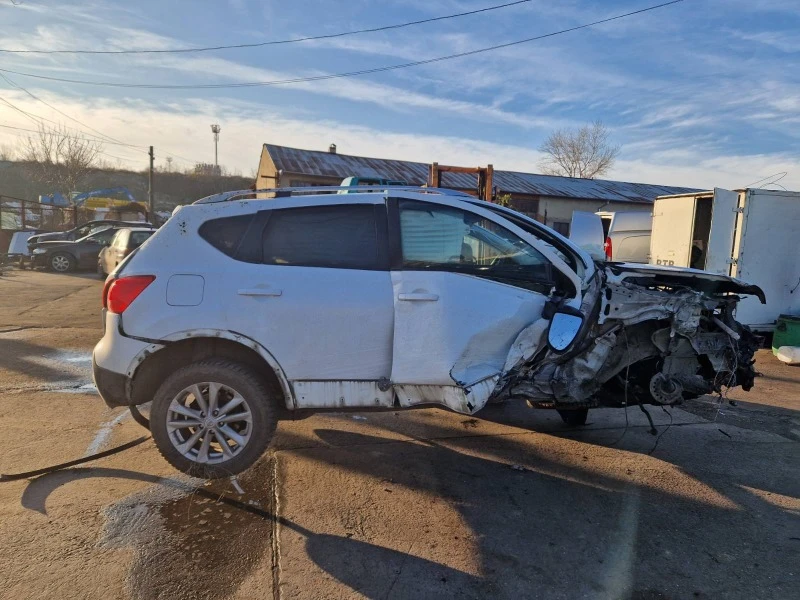 Nissan Qashqai 1.5 dci , снимка 4 - Автомобили и джипове - 38986522