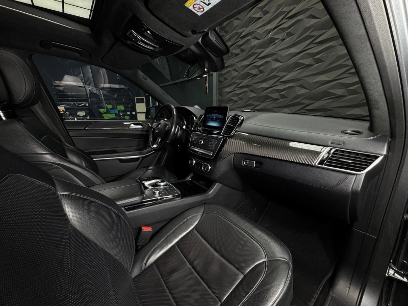 Mercedes-Benz GLS 500 AMG* Harmann* ОБДУХВАНЕ* PANO* 360CAM, снимка 11 - Автомобили и джипове - 53040406