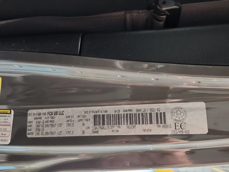 Jeep Gladiator * SPORT S CREW CAB SHORT BED * CARFAX * БЕЗ ПЪРВОН, снимка 7 - Автомобили и джипове - 53269132