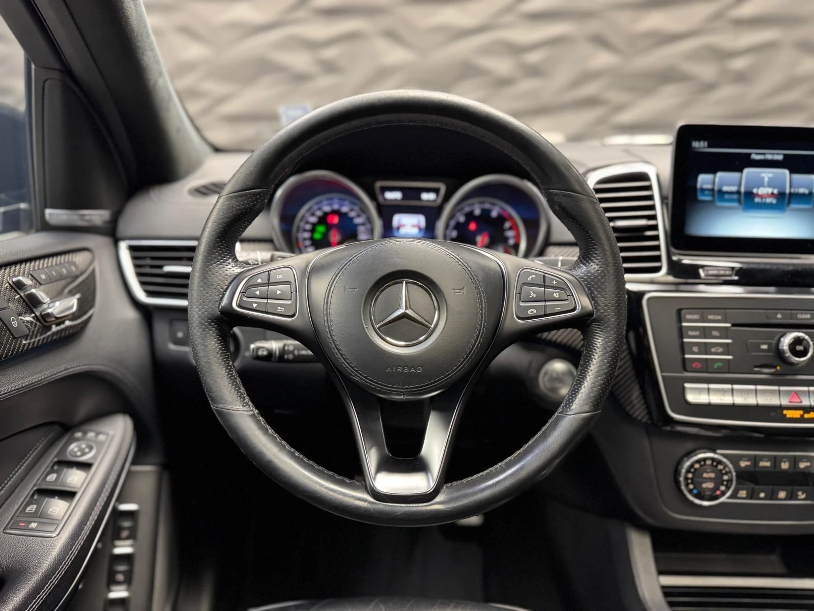 Mercedes-Benz GLS 500 AMG* Harmann* ОБДУХВАНЕ* PANO* 360CAM - изображение 6