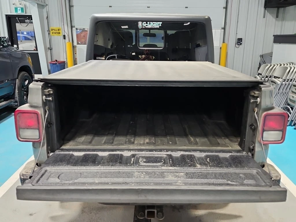 Jeep Gladiator * SPORT S CREW CAB SHORT BED * CARFAX * ��� ������ | Mobile.bg � ����������� 13