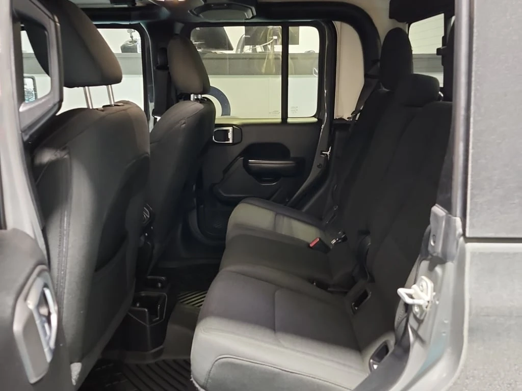 Jeep Gladiator * SPORT S CREW CAB SHORT BED * CARFAX * ��� ������ | Mobile.bg � ����������� 12