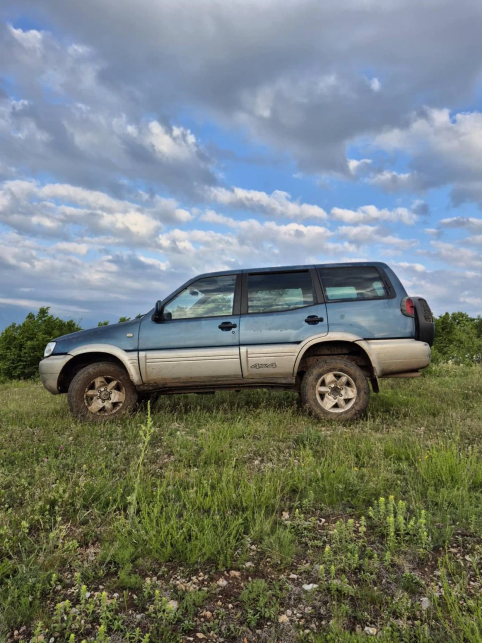 Nissan Terrano, снимка 12 - Автомобили и джипове - 53606501