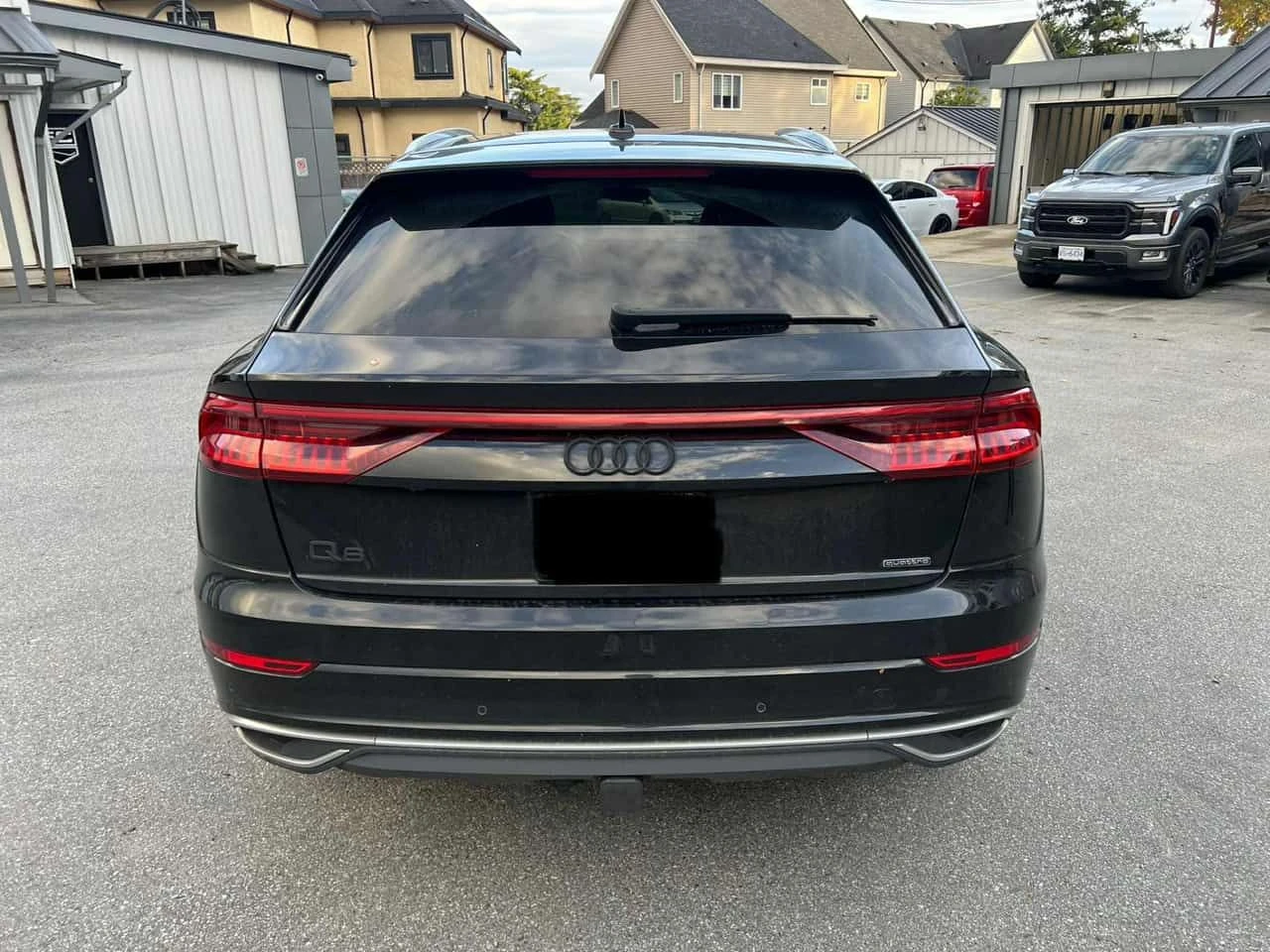 Audi Q8 Technik / MATRIX/360/DISTRONIC/B&O/ОБДУХВАНЕ, снимка 4 - Автомобили и джипове - 54001718