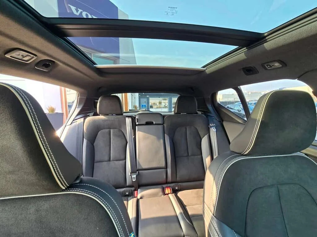 Volvo XC40 * UP TO * 5YR/UNLIMITED KM WARRANTY... * CARFAX * , снимка 12 - Автомобили и джипове - 54083199