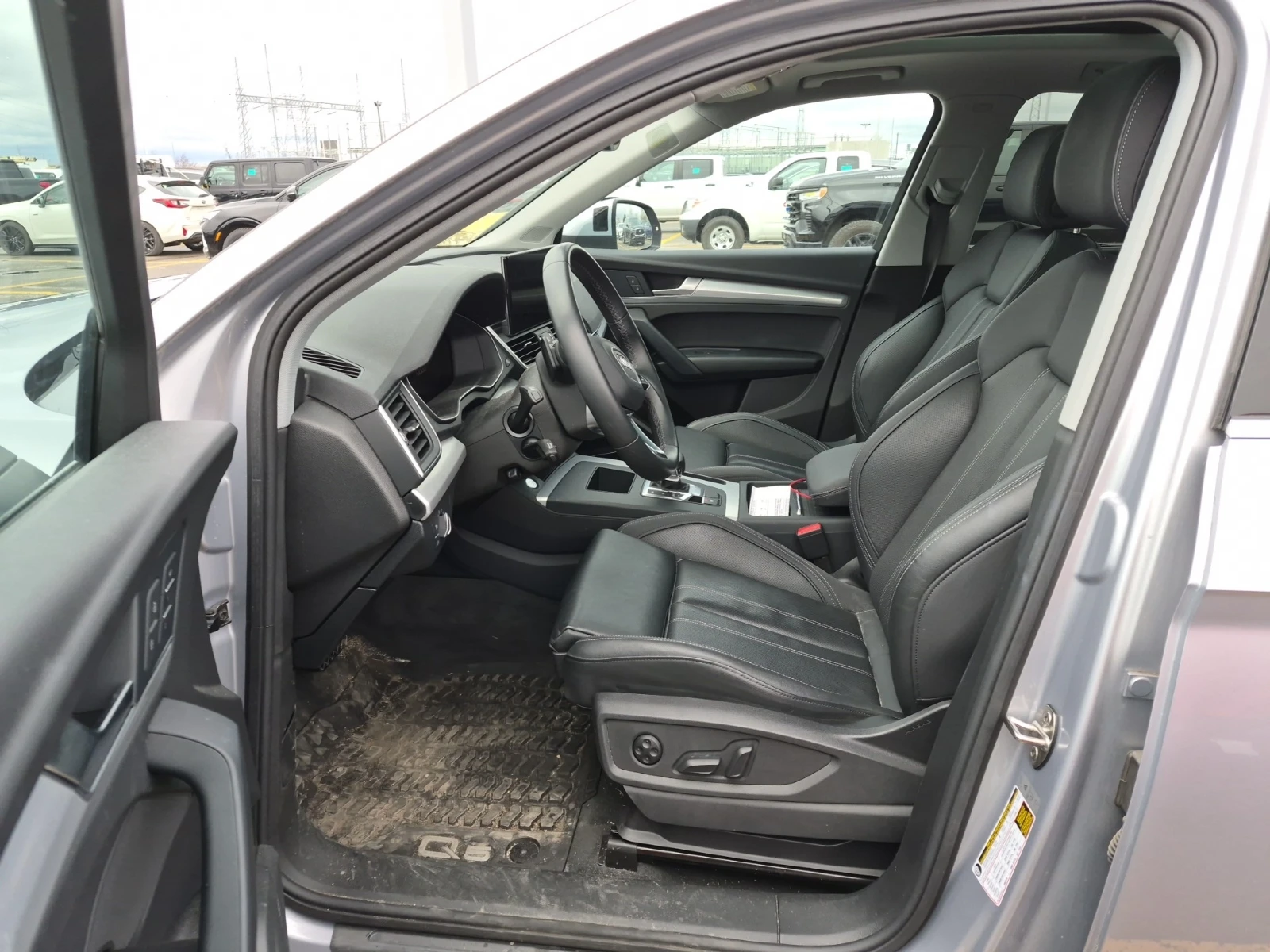 Audi Q5 * * CARFAX * * АВТО КРЕДИТ * * Цена до БГ * * , снимка 6 - Автомобили и джипове - 54497037
