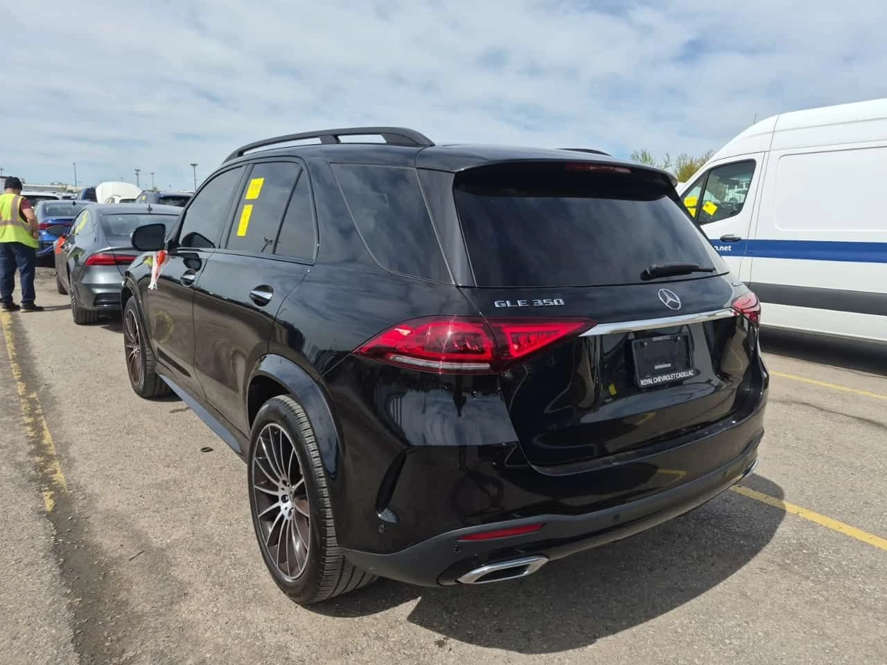 Mercedes-Benz GLE 350 BURMESTER * PANO * KEYLESS *  ПОДГРЕВИ * CARFAX, снимка 4 - Автомобили и джипове - 54569225