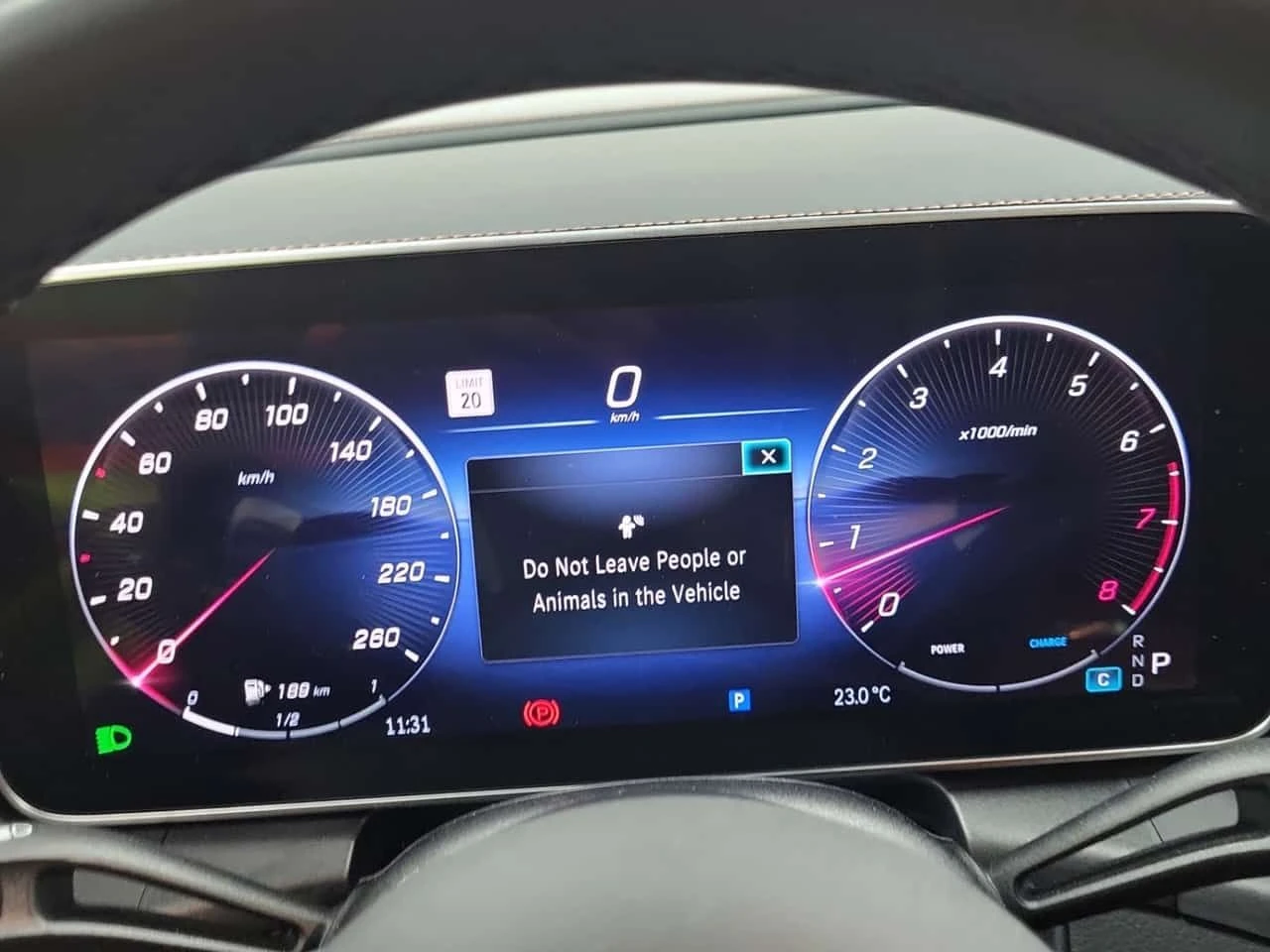 Mercedes-Benz GLC 300 * Един собственик * Без инциденти * Oт Mercedes * , снимка 7 - Автомобили и джипове - 54908903