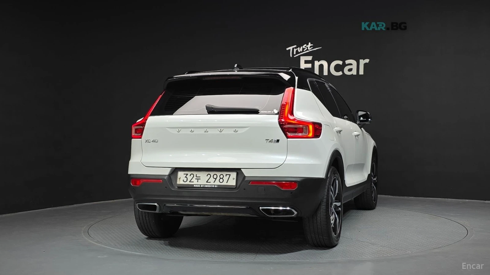 Volvo XC40 T4* R-Design* DISTRONIC* ПОДГРЕВ* КАМЕРА* SUNROOF*, снимка 4 - Автомобили и джипове - 55233541