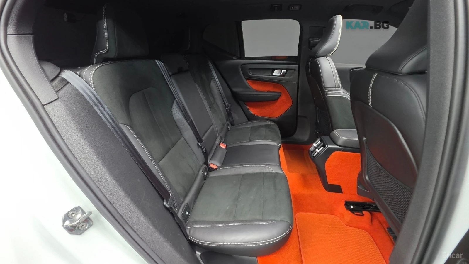 Volvo XC40 T4* R-Design* DISTRONIC* ПОДГРЕВ* КАМЕРА* SUNROOF*, снимка 10 - Автомобили и джипове - 55233541
