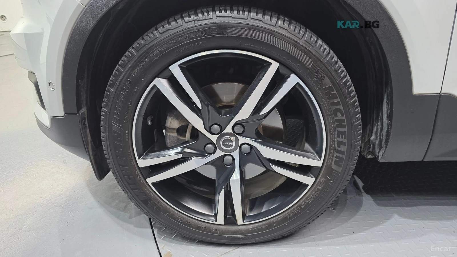 Volvo XC40 T4* R-Design* DISTRONIC* ПОДГРЕВ* КАМЕРА* SUNROOF*, снимка 16 - Автомобили и джипове - 55233541