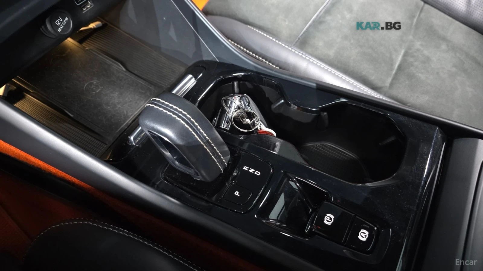 Volvo XC40 T4* R-Design* DISTRONIC* ПОДГРЕВ* КАМЕРА* SUNROOF*, снимка 12 - Автомобили и джипове - 55233541
