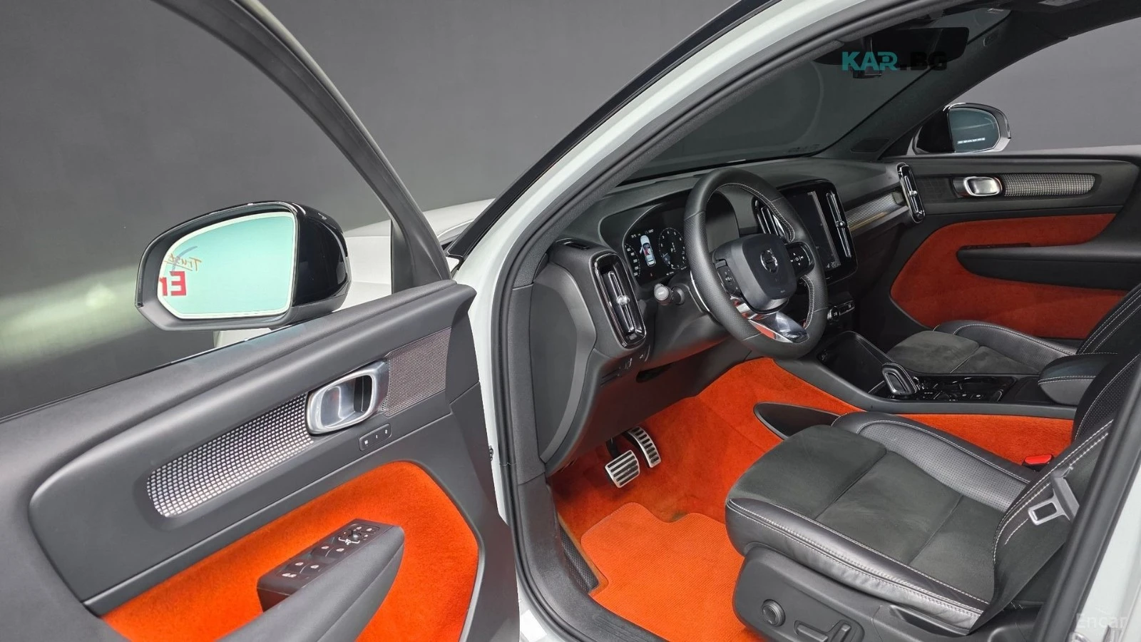 Volvo XC40 T4* R-Design* DISTRONIC* ПОДГРЕВ* КАМЕРА* SUNROOF*, снимка 9 - Автомобили и джипове - 55233541