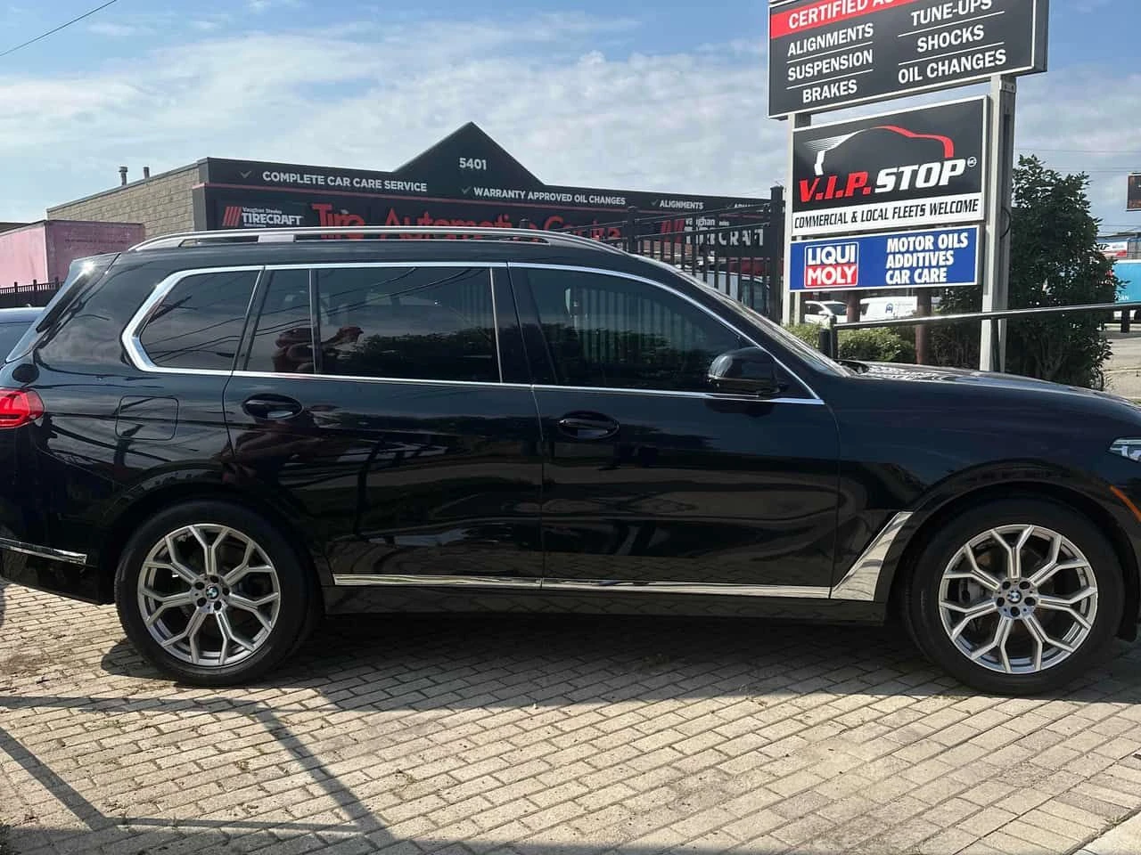 BMW X7 xDrive40i | CARFAX | АВТОКРЕДИТ БЕЗ ПЪРВОНАЧАЛНА , снимка 4 - Автомобили и джипове - 55676292