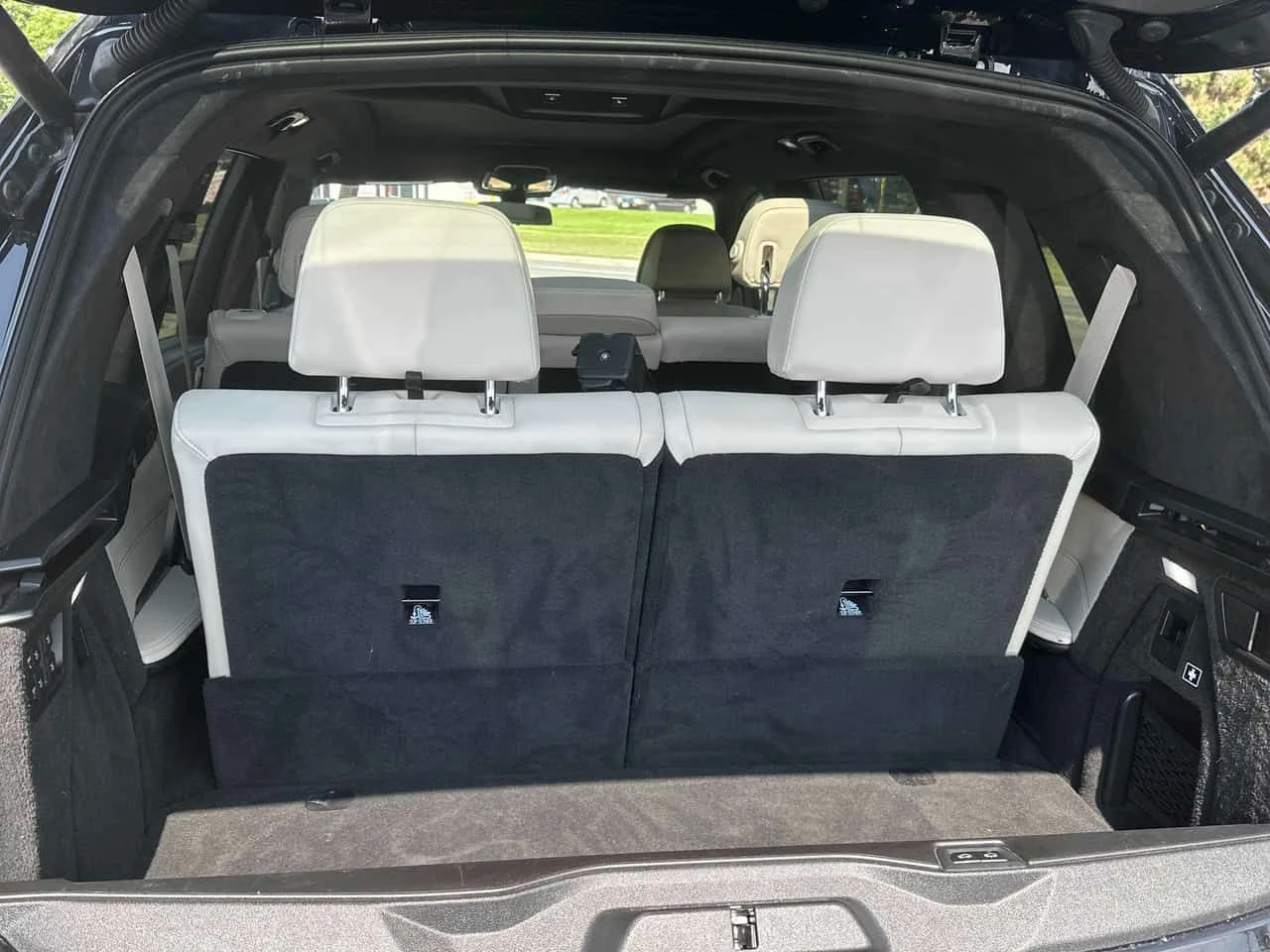 BMW X7 xDrive40i | CARFAX | АВТОКРЕДИТ БЕЗ ПЪРВОНАЧАЛНА , снимка 12 - Автомобили и джипове - 55676292