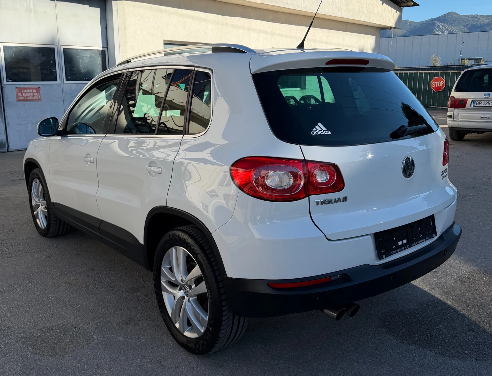VW Tiguan 2.0 TDI, снимка 7 - Автомобили и джипове - 55962079