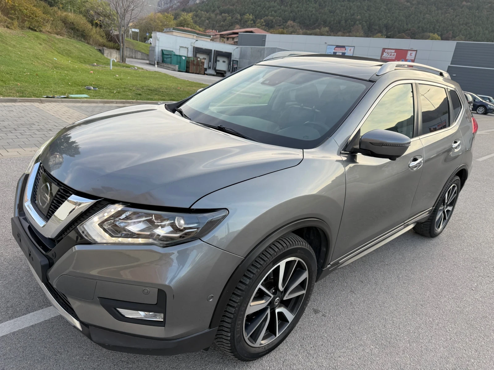 Nissan X-trail 1.6D* Ръчка* Всички екстри