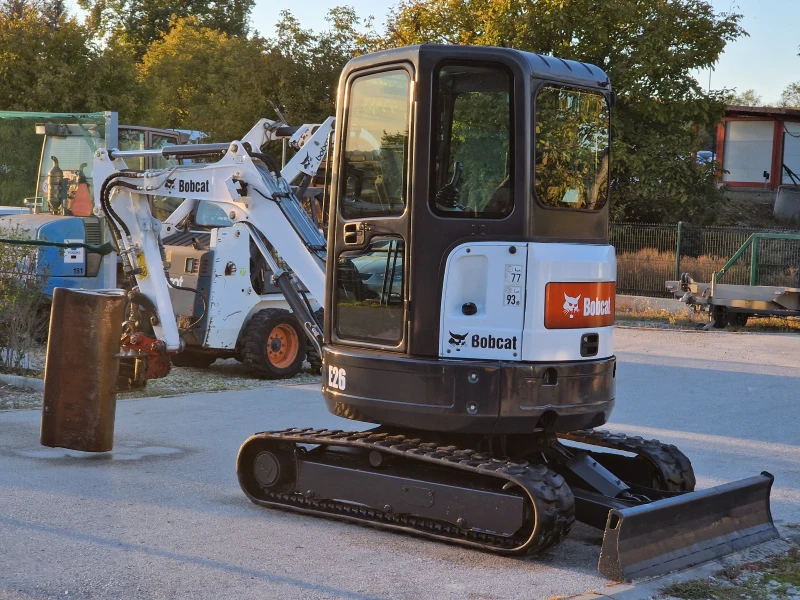 Багер Bobcat E26/2.6т./НулевРадиус/Powertilt/Пропорц./Швейцария, снимка 5 - Индустриална техника - 47732521