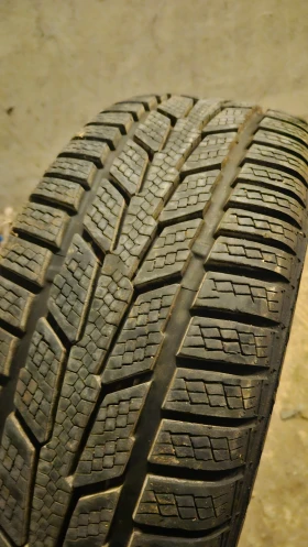 Гуми Зимни 205/55R16, снимка 1