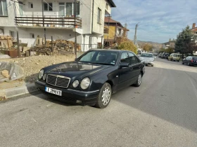     Mercedes-Benz E 220 2.2 