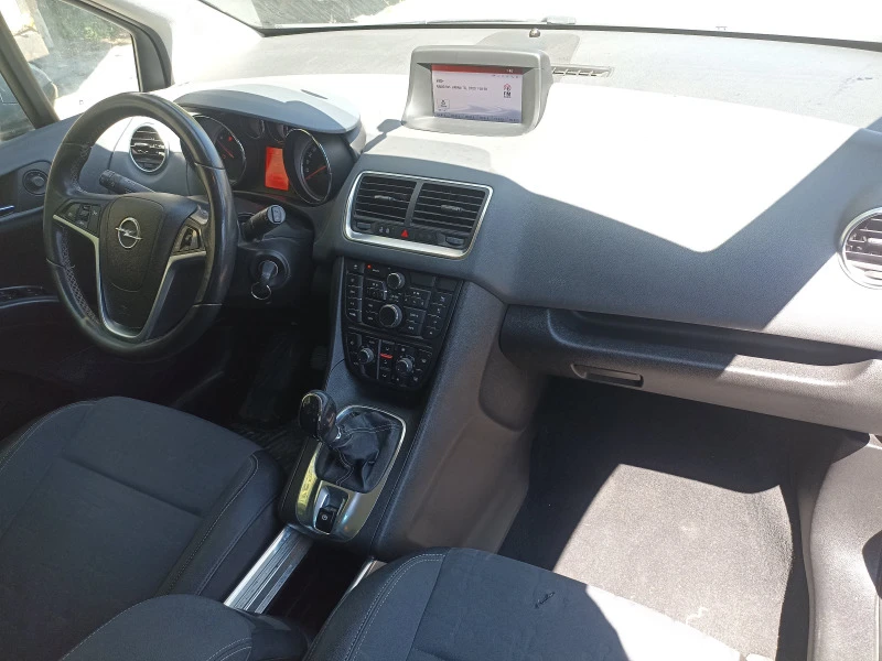 Opel Meriva 1.6CDTI, снимка 13 - Автомобили и джипове - 45578815