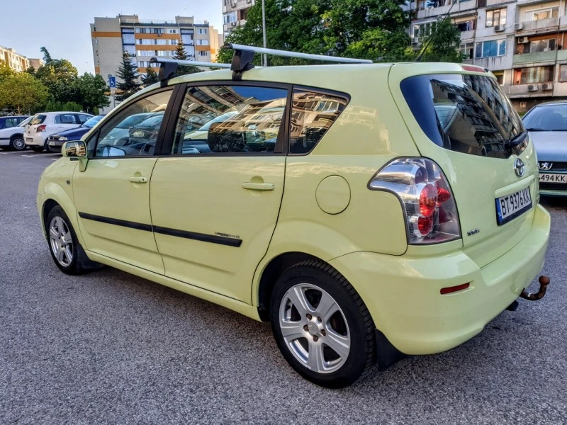 Toyota Corolla verso, снимка 3 - Автомобили и джипове - 47494722