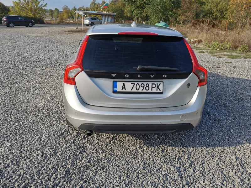 Volvo V60 D3 163 AUTOMATIC, снимка 5 - Автомобили и джипове - 47400282