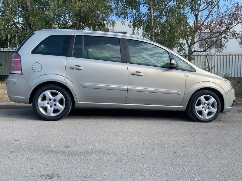 Opel Zafira, снимка 1 - Автомобили и джипове - 49348896