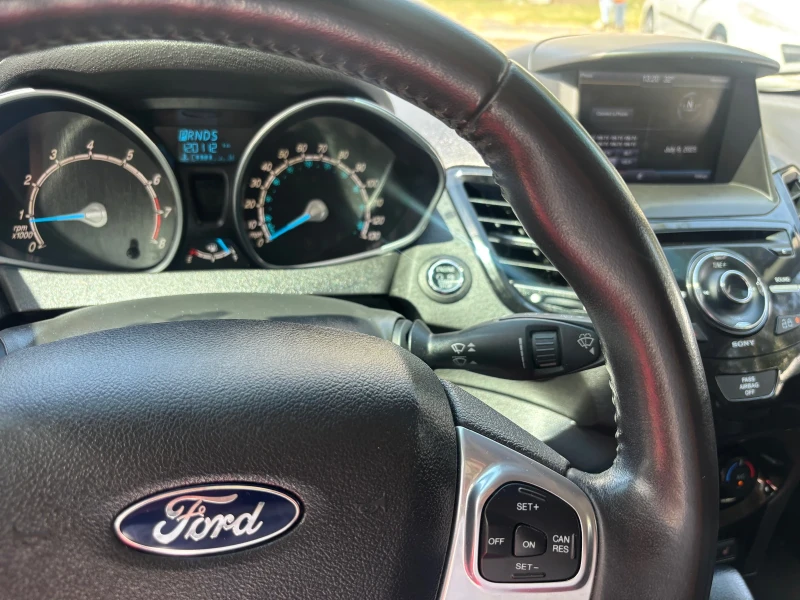 Ford Fiesta Titanium, снимка 9 - Автомобили и джипове - 51628846