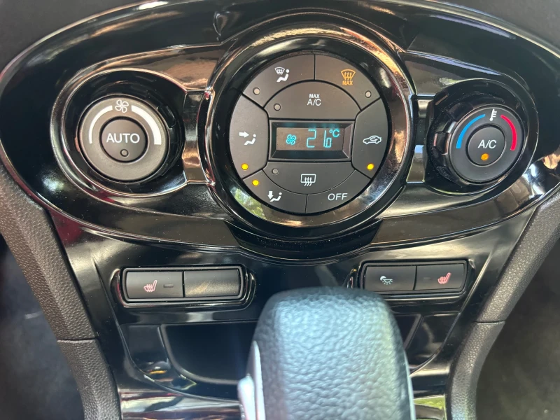 Ford Fiesta Titanium, снимка 8 - Автомобили и джипове - 51628846