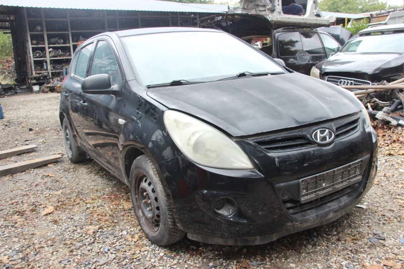 Hyundai I20 1.2i  С ПРОБЛЕМ В ДВИГАТЕЛЯ   САМО НА ЧАСТИ , снимка 3 - Автомобили и джипове - 52041290