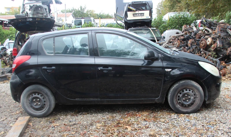 Hyundai I20 1.2i  С ПРОБЛЕМ В ДВИГАТЕЛЯ   САМО НА ЧАСТИ , снимка 4 - Автомобили и джипове - 52041290