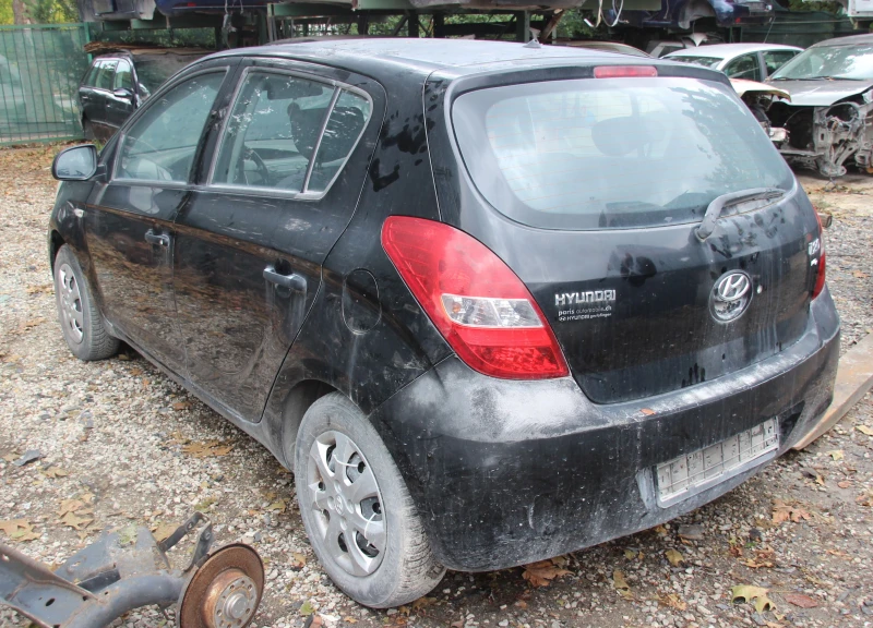Hyundai I20 1.2i  С ПРОБЛЕМ В ДВИГАТЕЛЯ   САМО НА ЧАСТИ , снимка 7 - Автомобили и джипове - 52041290