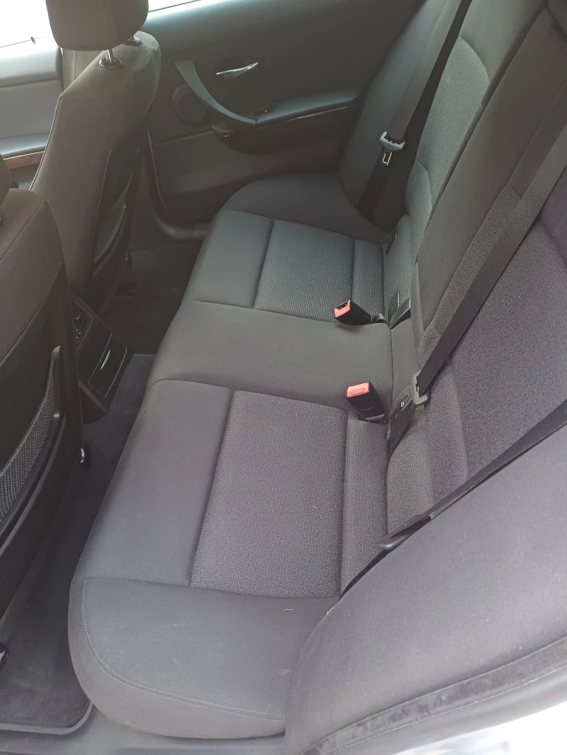 BMW 330 XI, снимка 13 - Автомобили и джипове - 52528540