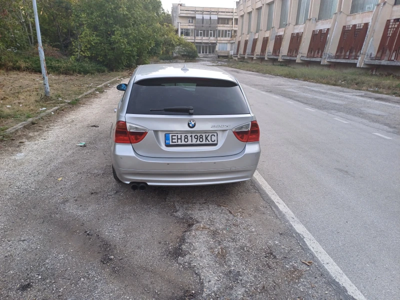 BMW 330 XI, снимка 4 - Автомобили и джипове - 52528540