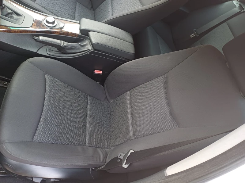 BMW 330 XI, снимка 10 - Автомобили и джипове - 52528540