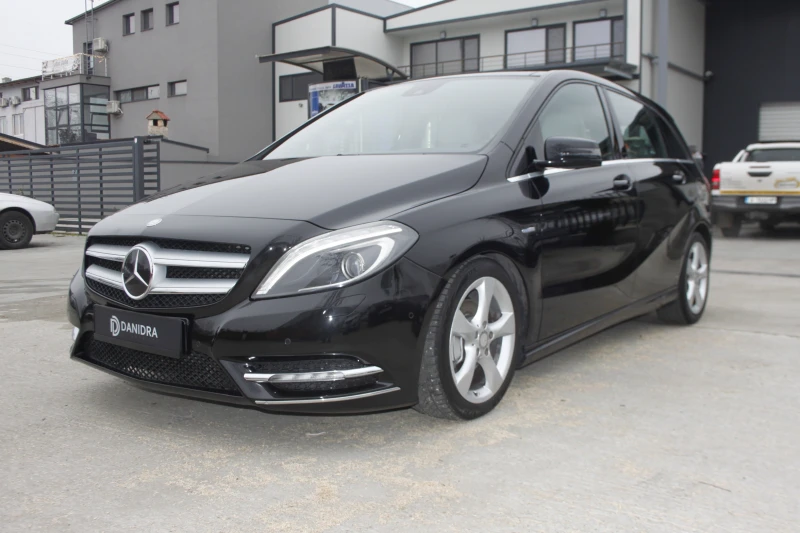 Mercedes-Benz B 180 PREMIUM* 170хил КМ* БЕНЗИН* ПАНОРАМА* , снимка 2 - Автомобили и джипове - 52883972