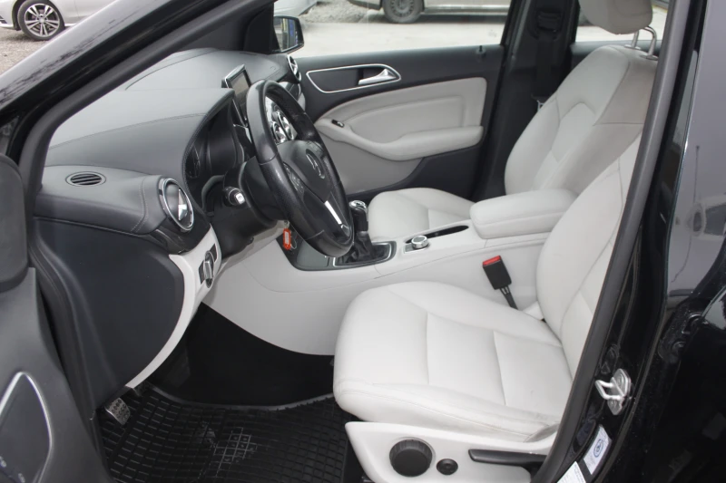 Mercedes-Benz B 180 PREMIUM* 170хил КМ* БЕНЗИН* ПАНОРАМА* , снимка 10 - Автомобили и джипове - 52883972