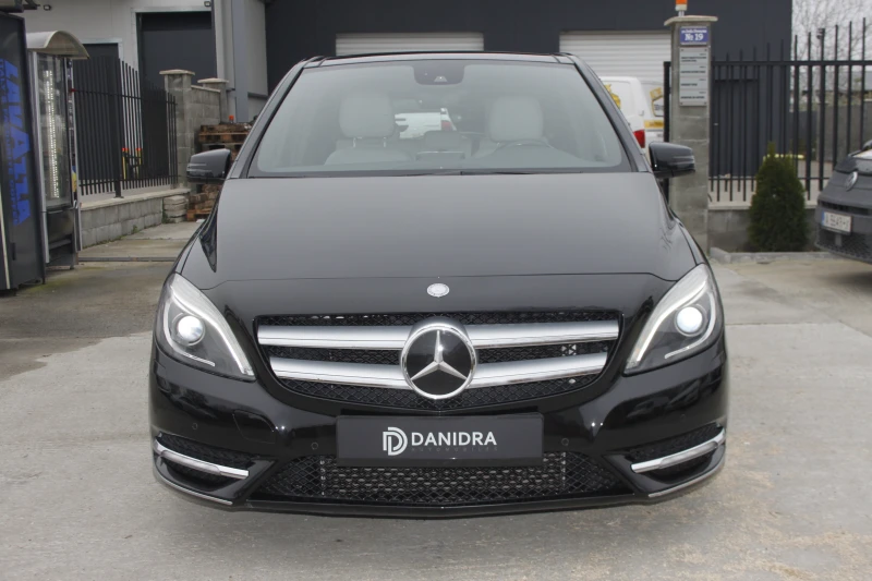 Mercedes-Benz B 180 PREMIUM* 170хил КМ* БЕНЗИН* ПАНОРАМА* 