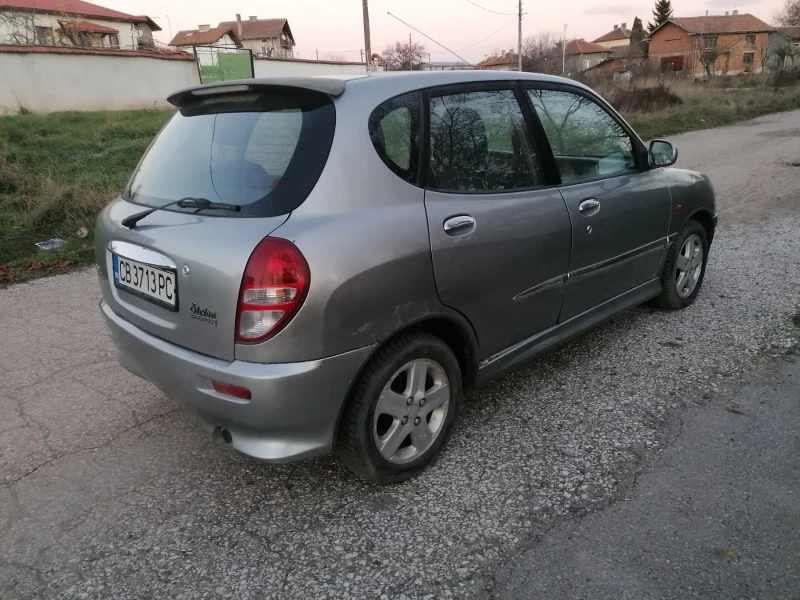 Daihatsu Sirion, снимка 4 - Автомобили и джипове - 52927844
