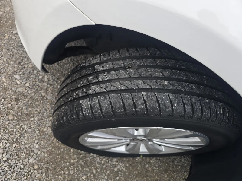 VW Golf 1.6TDI, снимка 10 - Автомобили и джипове - 53455338