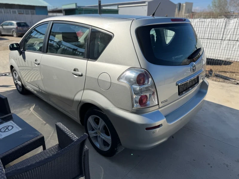 Toyota Corolla verso 2.2 136hp - изображение 3
