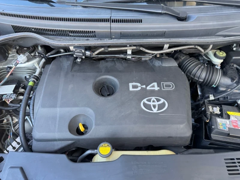 Toyota Corolla verso 2.2 136hp - изображение 8