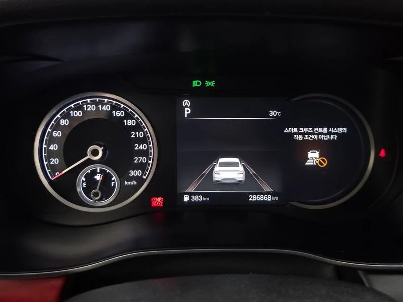 Genesis G70 2.0 Automatic, снимка 9 - Автомобили и джипове - 55598125