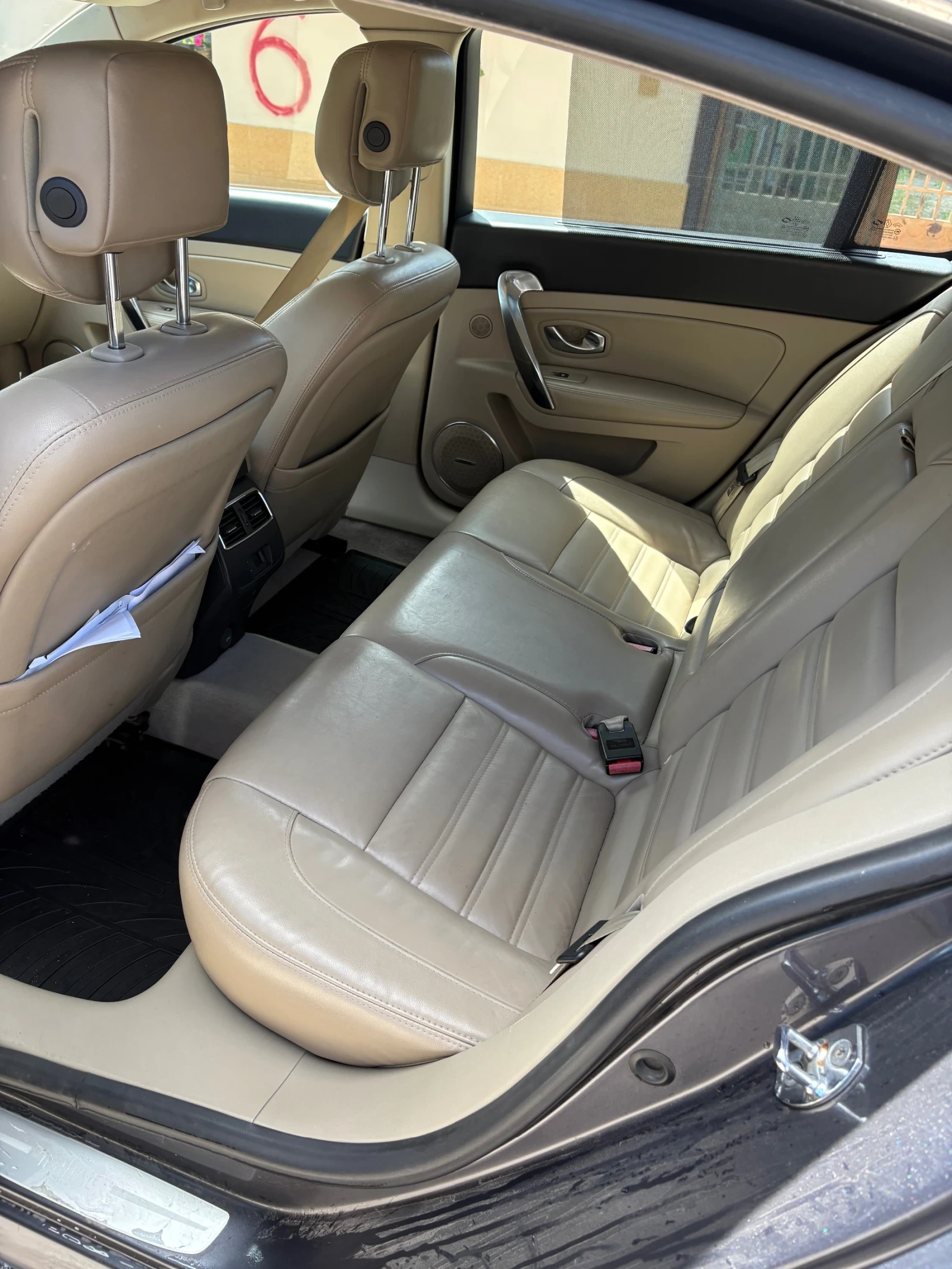Renault Latitude  - изображение 8