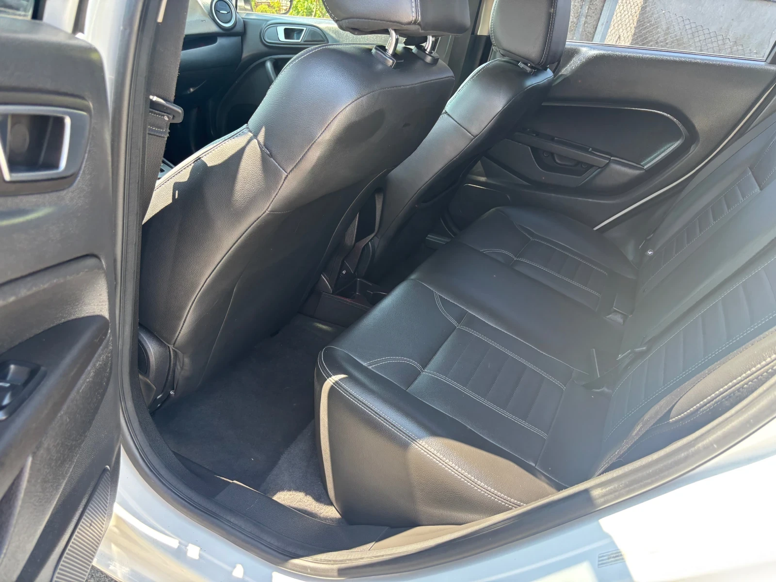 Ford Fiesta Titanium - изображение 6