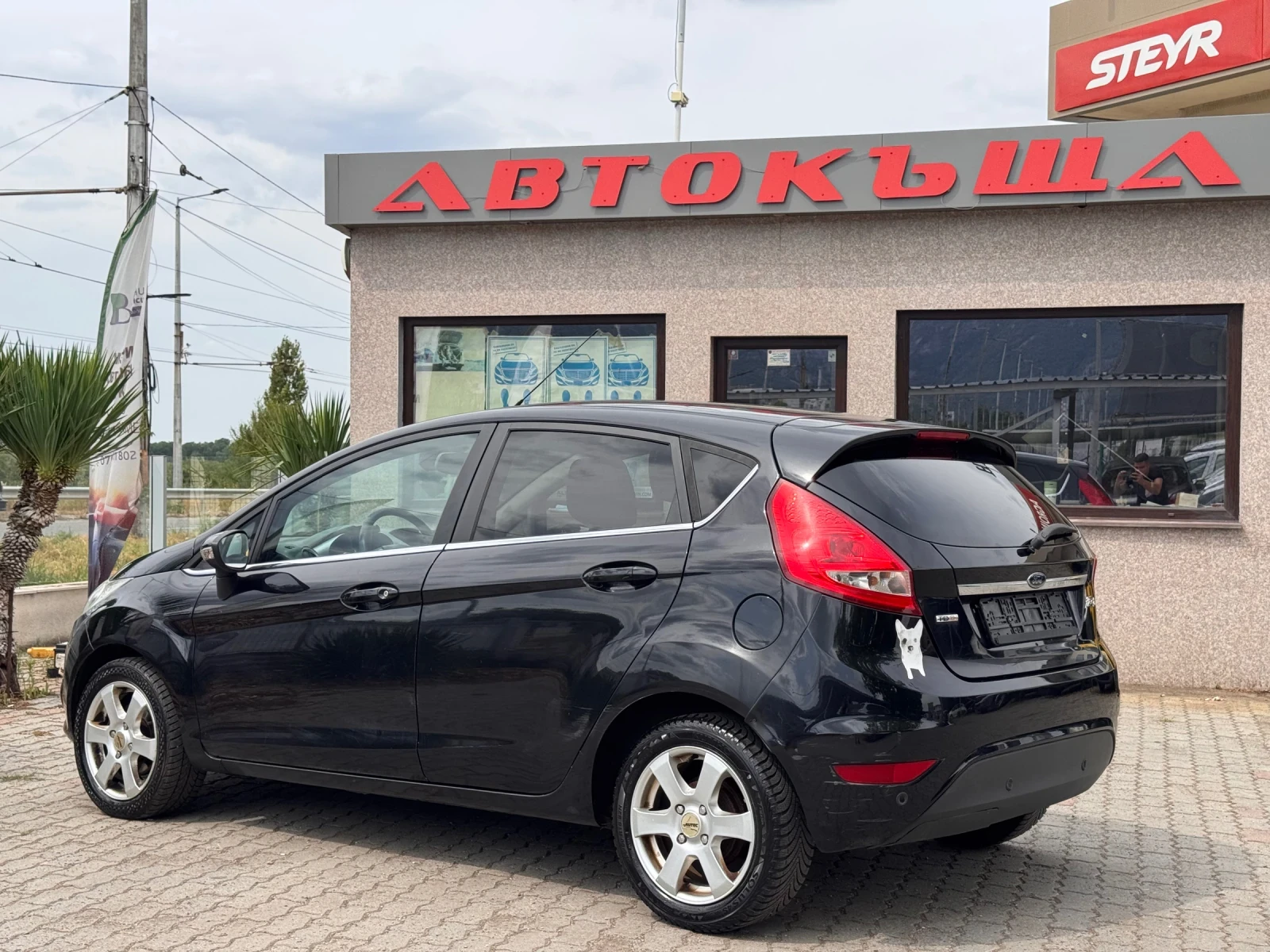 Ford Fiesta 1.6TDCi - изображение 3